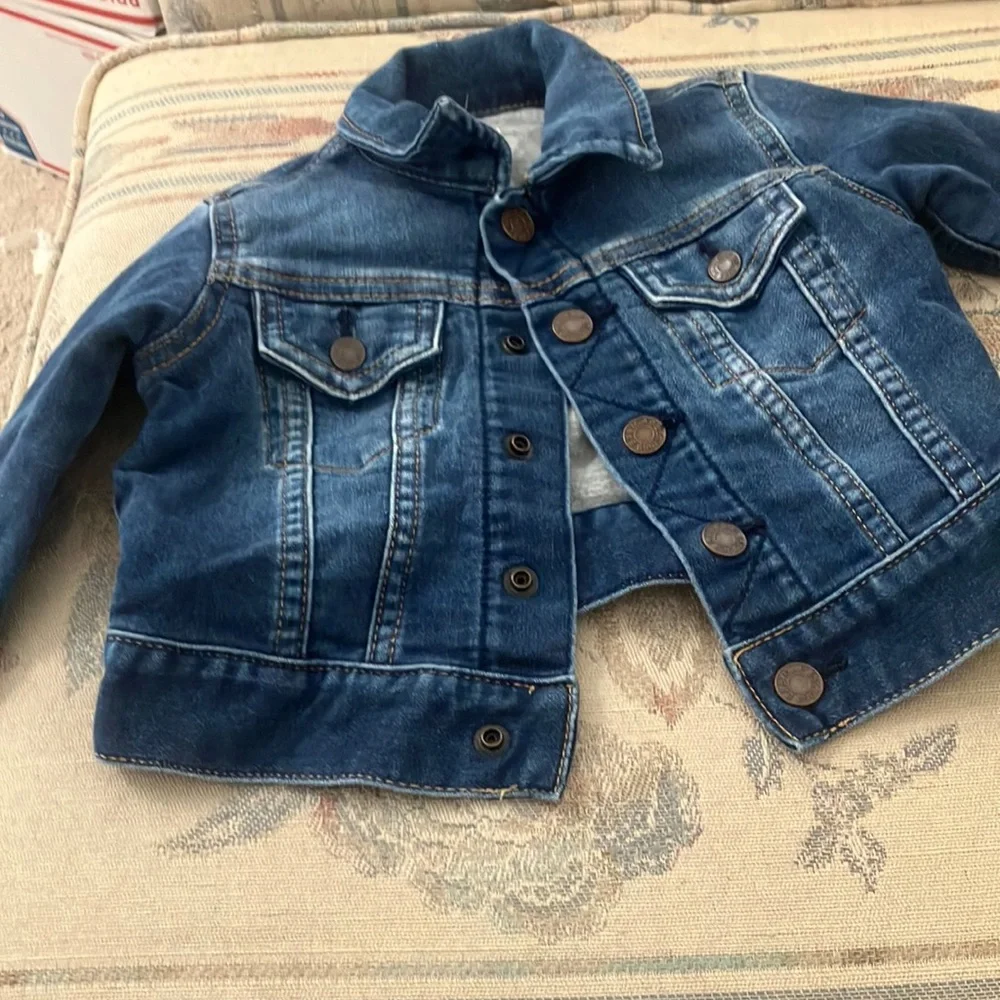 FINAL MARKDOWN Gap denim trucker jacket 12-18 months